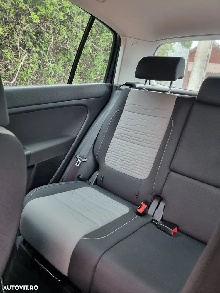 Volkswagen Golf - 18