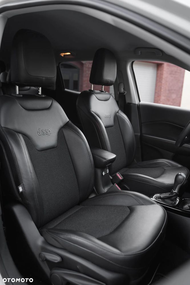 Jeep Compass 1.4 TMair Limited 4WD S&S - 32