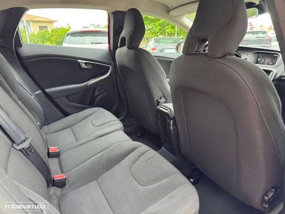 Volvo V40 2.0 D2 Momentum - 16