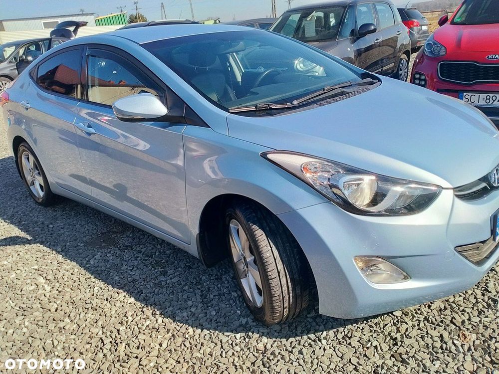 Hyundai Elantra - 8