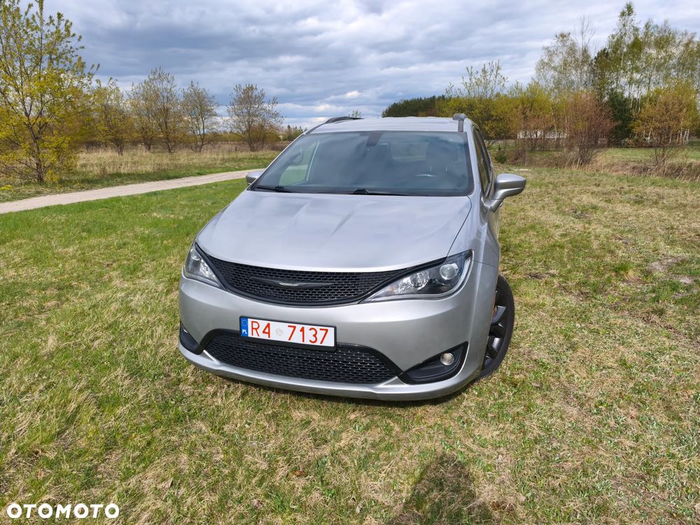 Chrysler Pacifica - 5