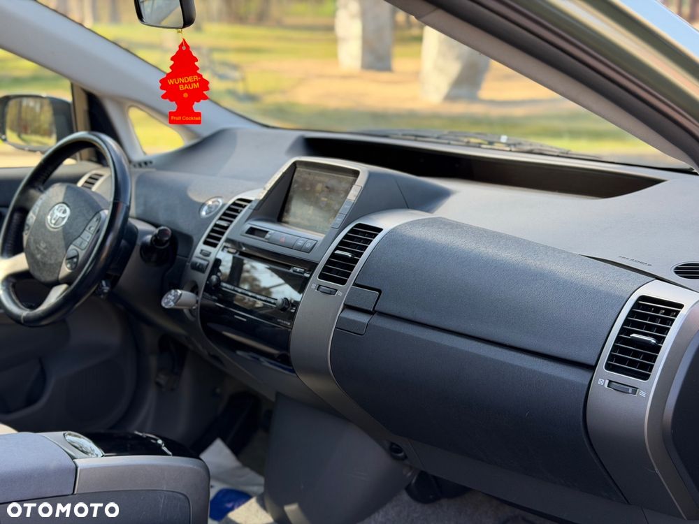 Toyota Prius 1.5 VVT-i Sol - 20