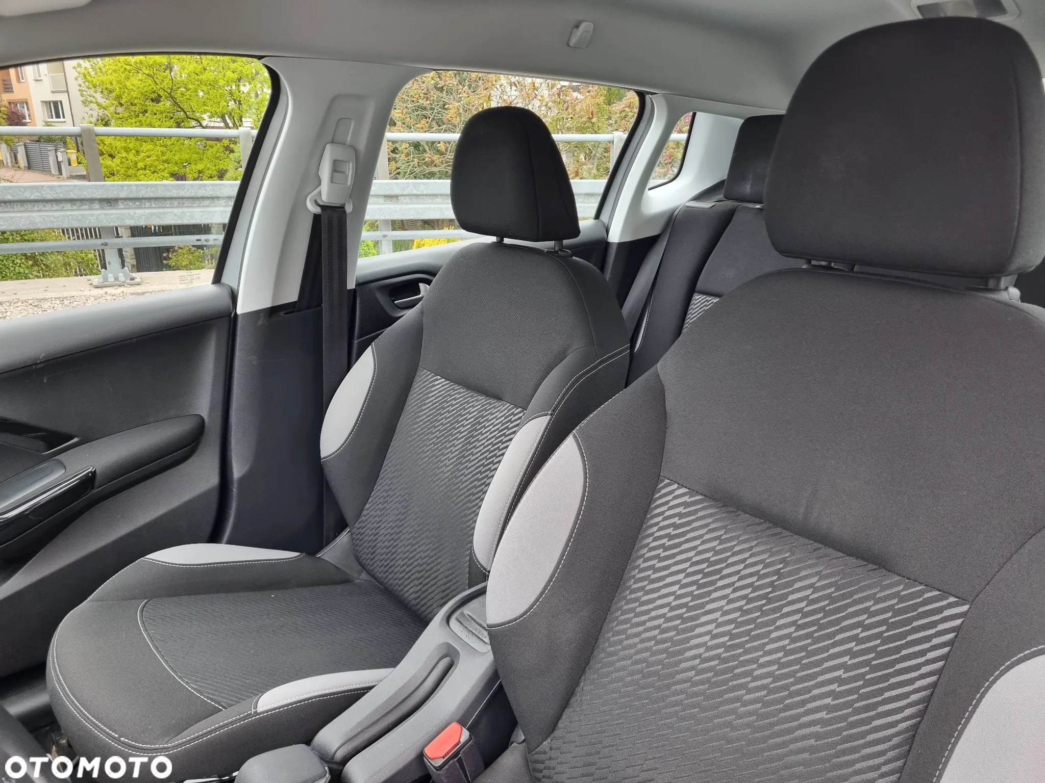 Peugeot 2008 1.2 Pure Tech Active EU6 - 12