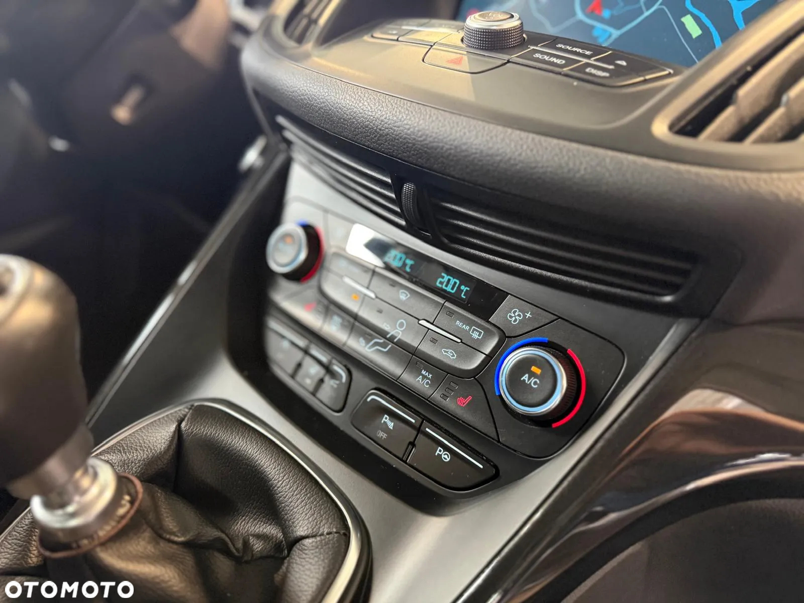 Ford Kuga 1.5 EcoBoost 2x4 SYNC - 16