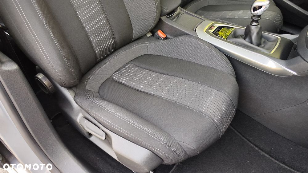 Peugeot 308 BlueHDi 150 Stop & Start Allure - 32