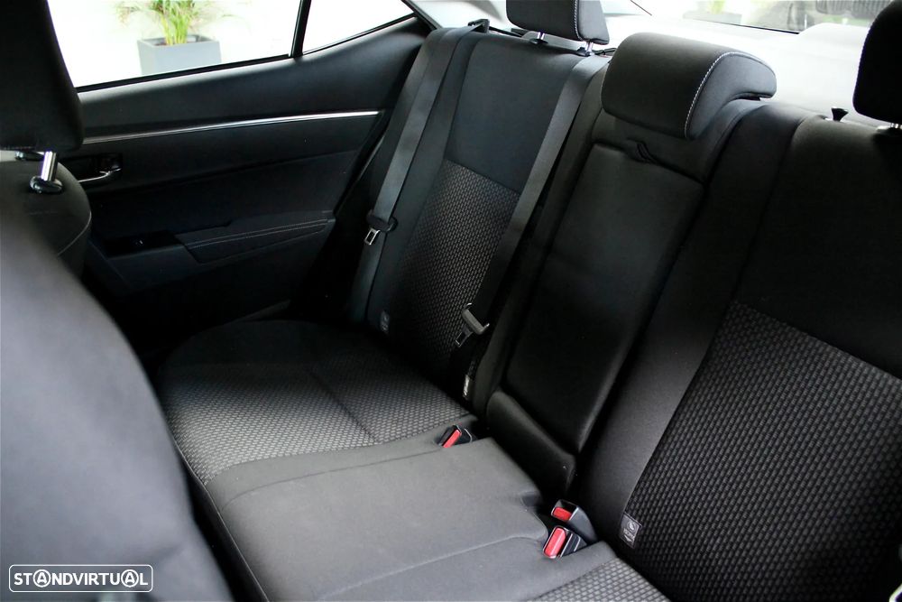 Toyota Corolla 1.4 D-4D Exclusive - 15