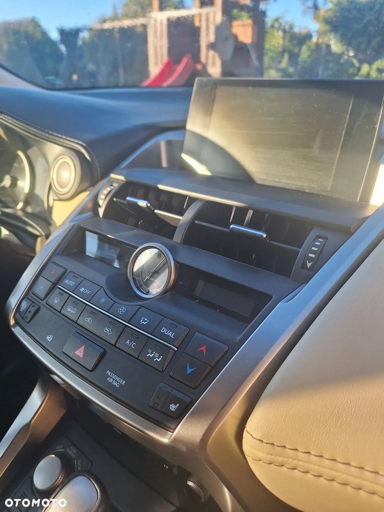 Lexus NX 200t Comfort AWD - 13