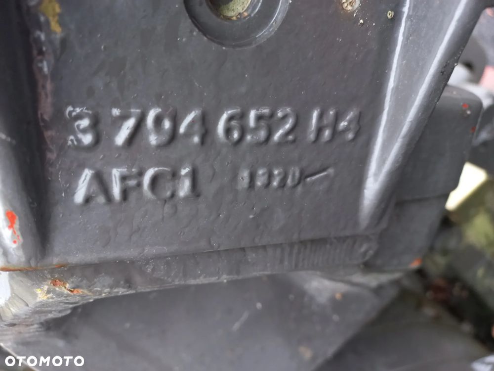 Most Claas AXION ,zwolnica,obudowa,atak,podnośnik,plecak,rozdzielacz,3794652H4,3794684HO1,240212 FOCAST2,6005029451,6005029419,810,820,830,940,910,R917005640,0262B04,130412,328B4.3790001M1,0261B04,ARES,826,816,836,REXROTH,BOSCH. - 3