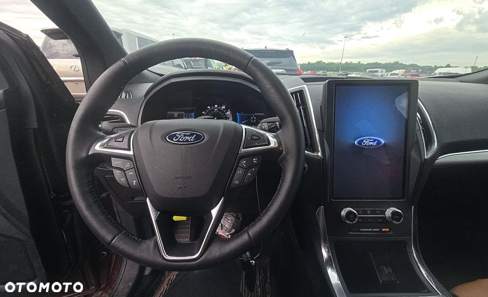 Ford Edge - 12