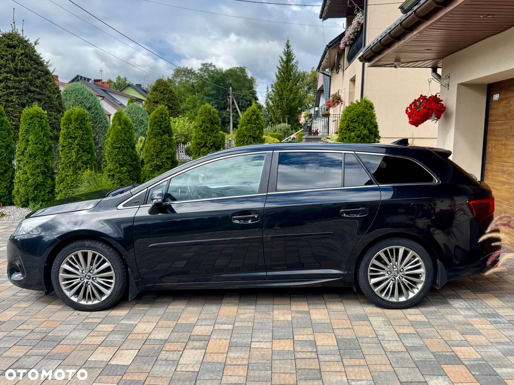 Toyota Avensis Combi 1.8 Multidrive S Executive - 2