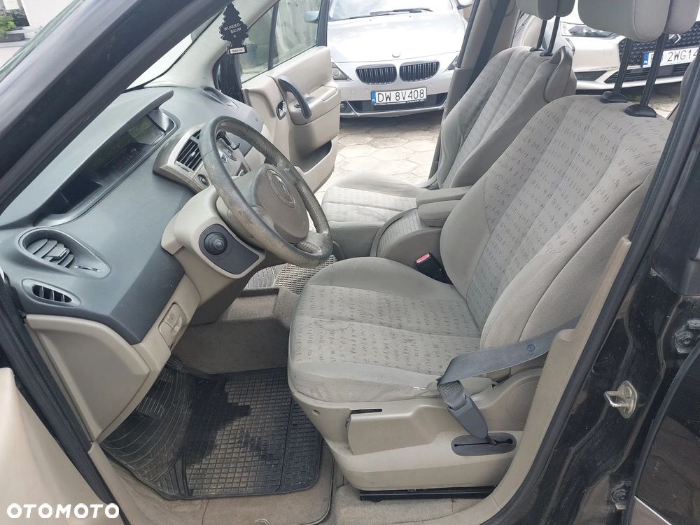 Renault Grand Scenic - 11