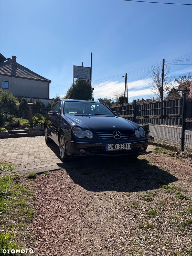 Mercedes-Benz CLK - 12