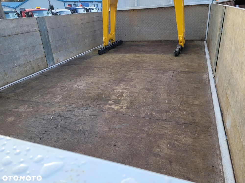 Mercedes-Benz AXOR 1833 330KM // HDS ŻURAW DŹWIG // KRÓTKI ROZSTAW // WYSOKA BURTA // MOŻLIWA WYWROTKA KIPER - 19