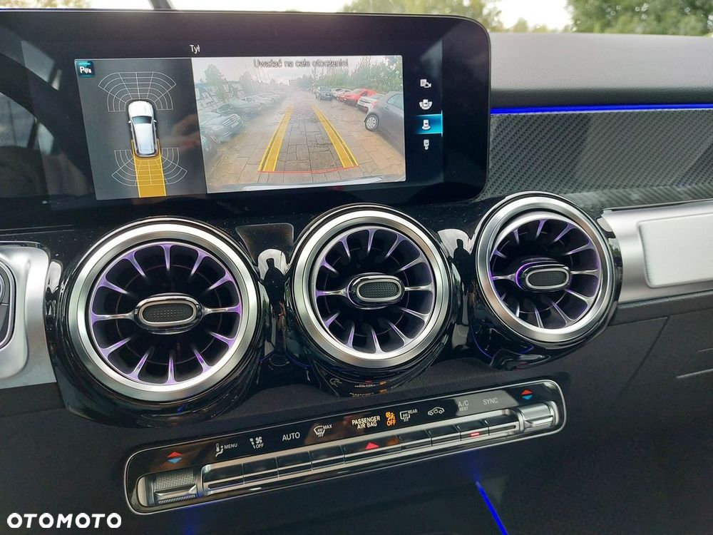 Mercedes-Benz GLB - 39