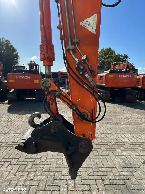 Hitachi ZX 145W-3 - 12