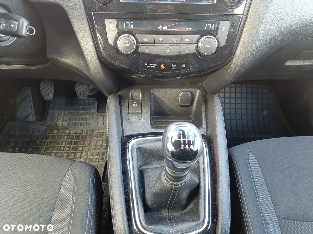 Nissan Qashqai 1.3 DIG-T ACENTA - 19