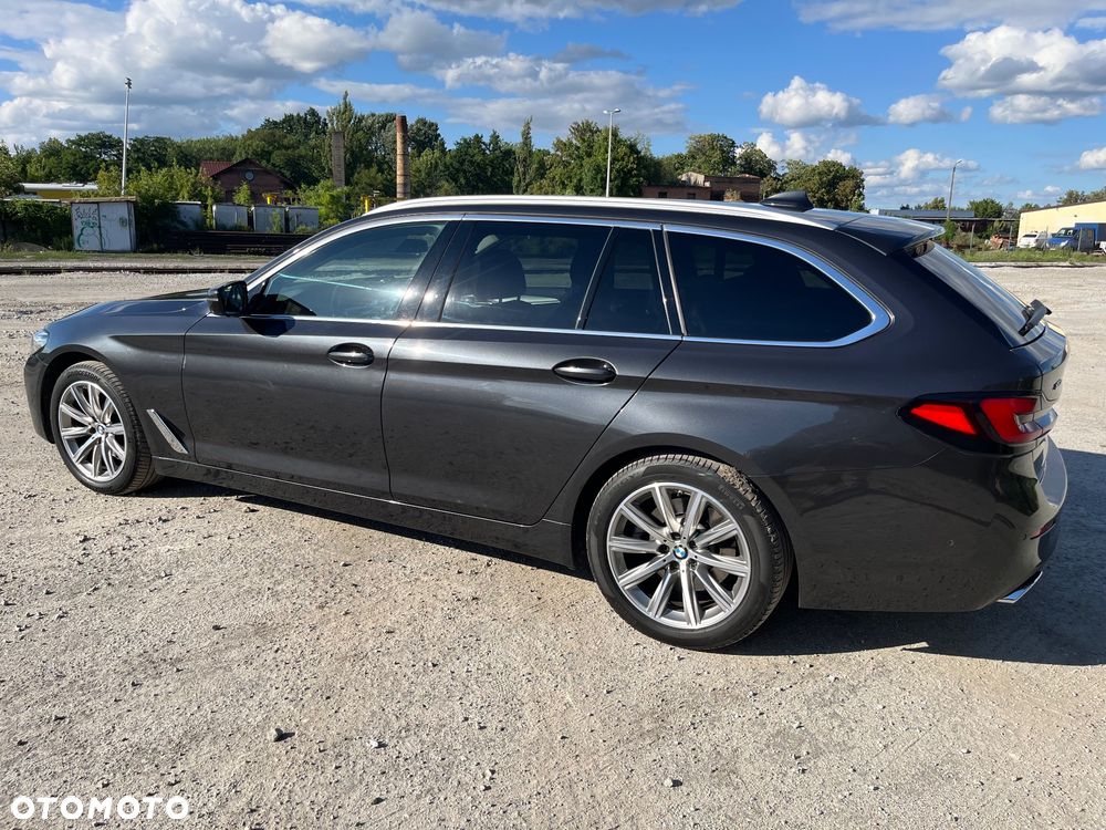 BMW Seria 5 520d xDrive - 15