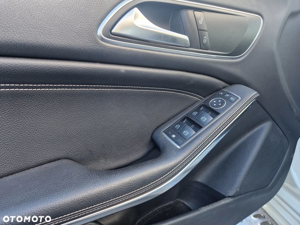 Mercedes-Benz CLA 180 Peak Edition - 6