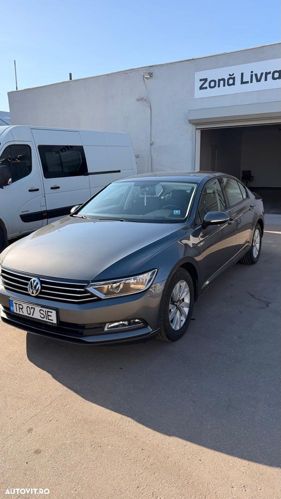 Volkswagen Passat 2.0 TDI Trendline - 1