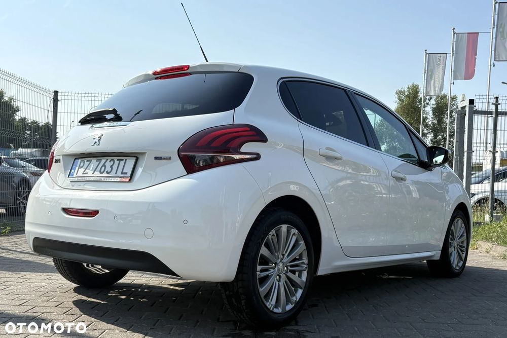 Peugeot 208 1.2 PureTech Style - 8