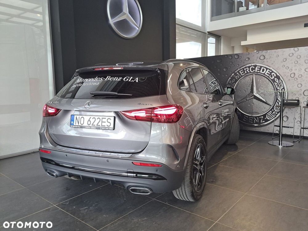 Mercedes-Benz GLA - 25