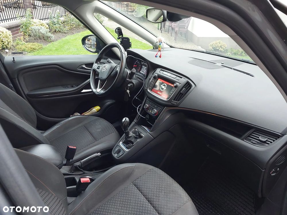 Opel Zafira - 8