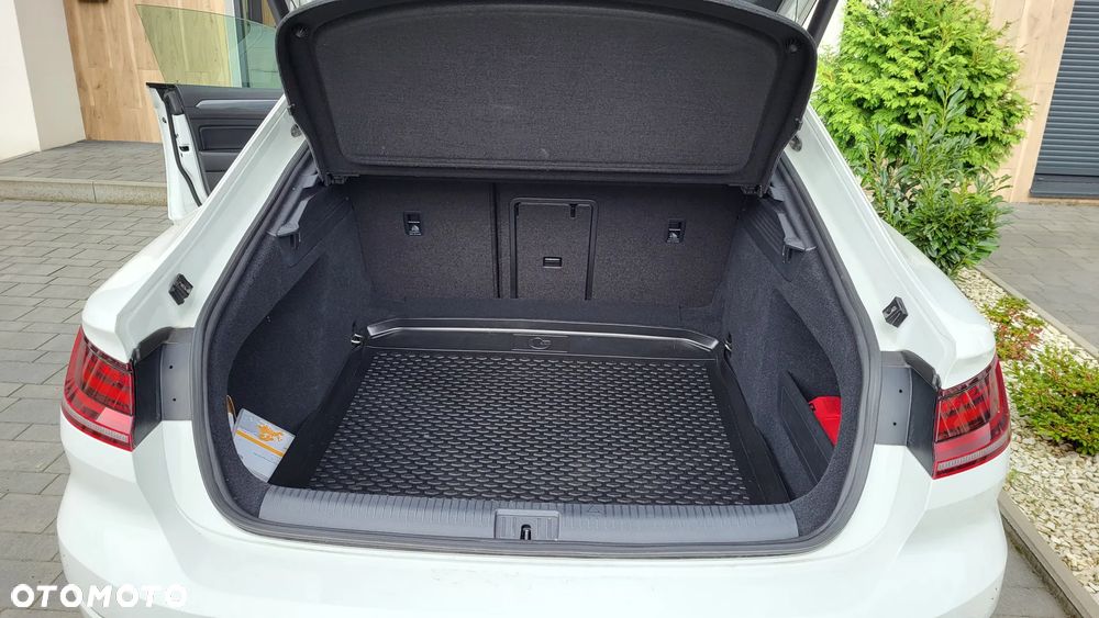 Volkswagen Arteon 2.0 TDI SCR R-Line DSG - 4