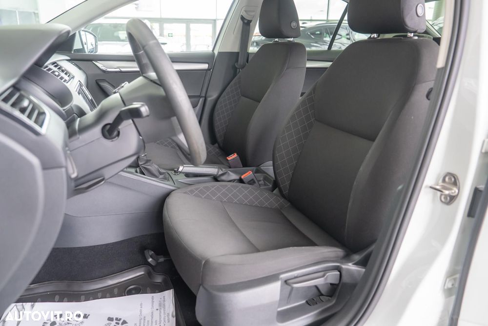 Skoda Octavia 1.6 FSI Automatik Ambiente - 21