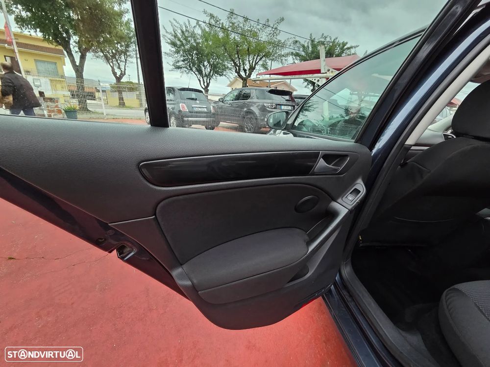 VW Golf 2.0 TDi Confortline - 14