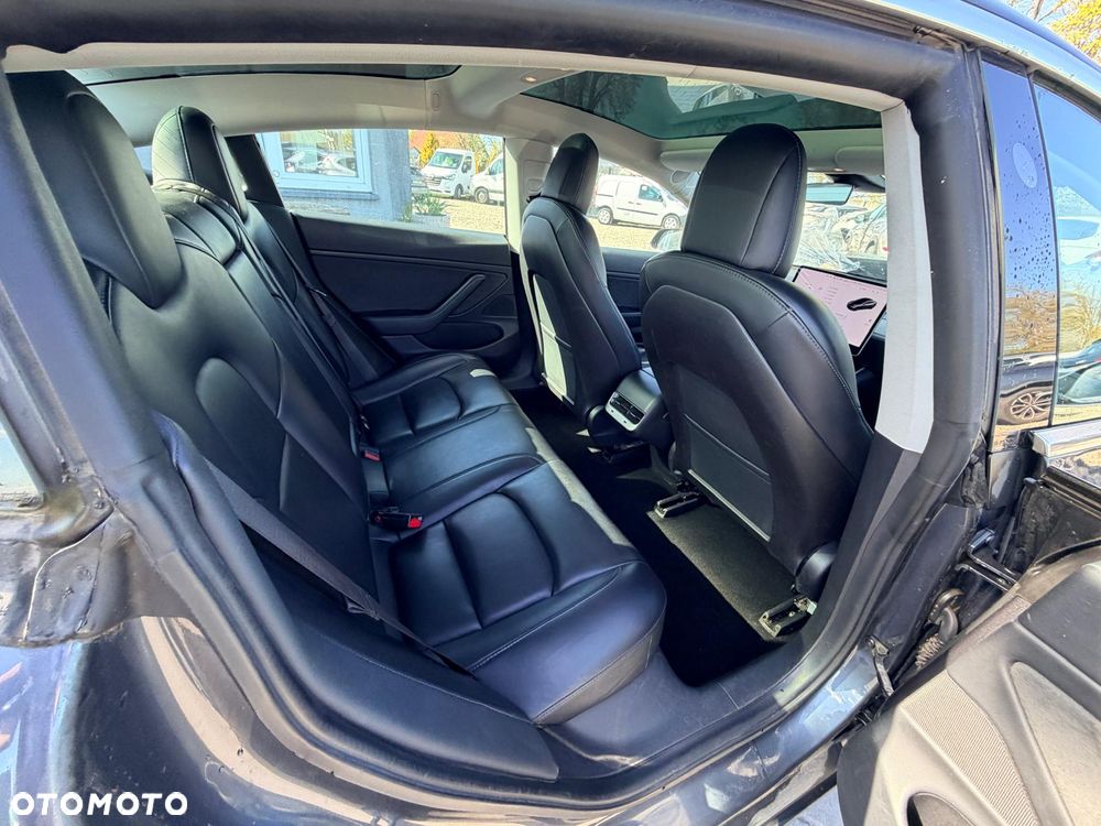 Tesla Model 3 Langstreckenbatterie Allradantrieb Dual Motor - 12