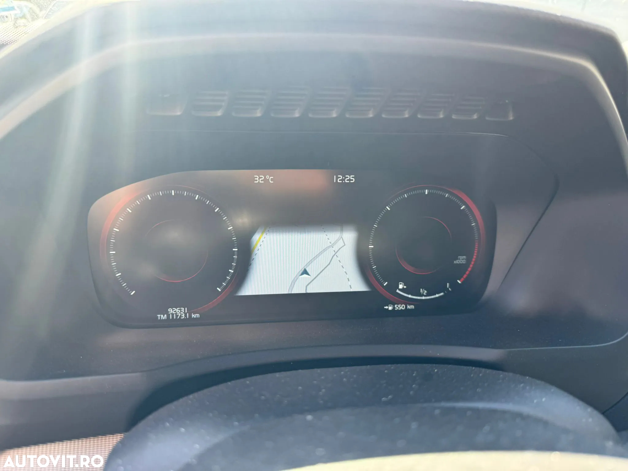 Volvo XC 90 D5 AWD R-Design - 13