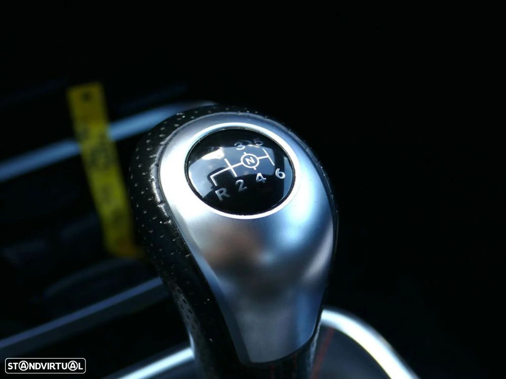 Mercedes-Benz A 180 d AMG Line - 24