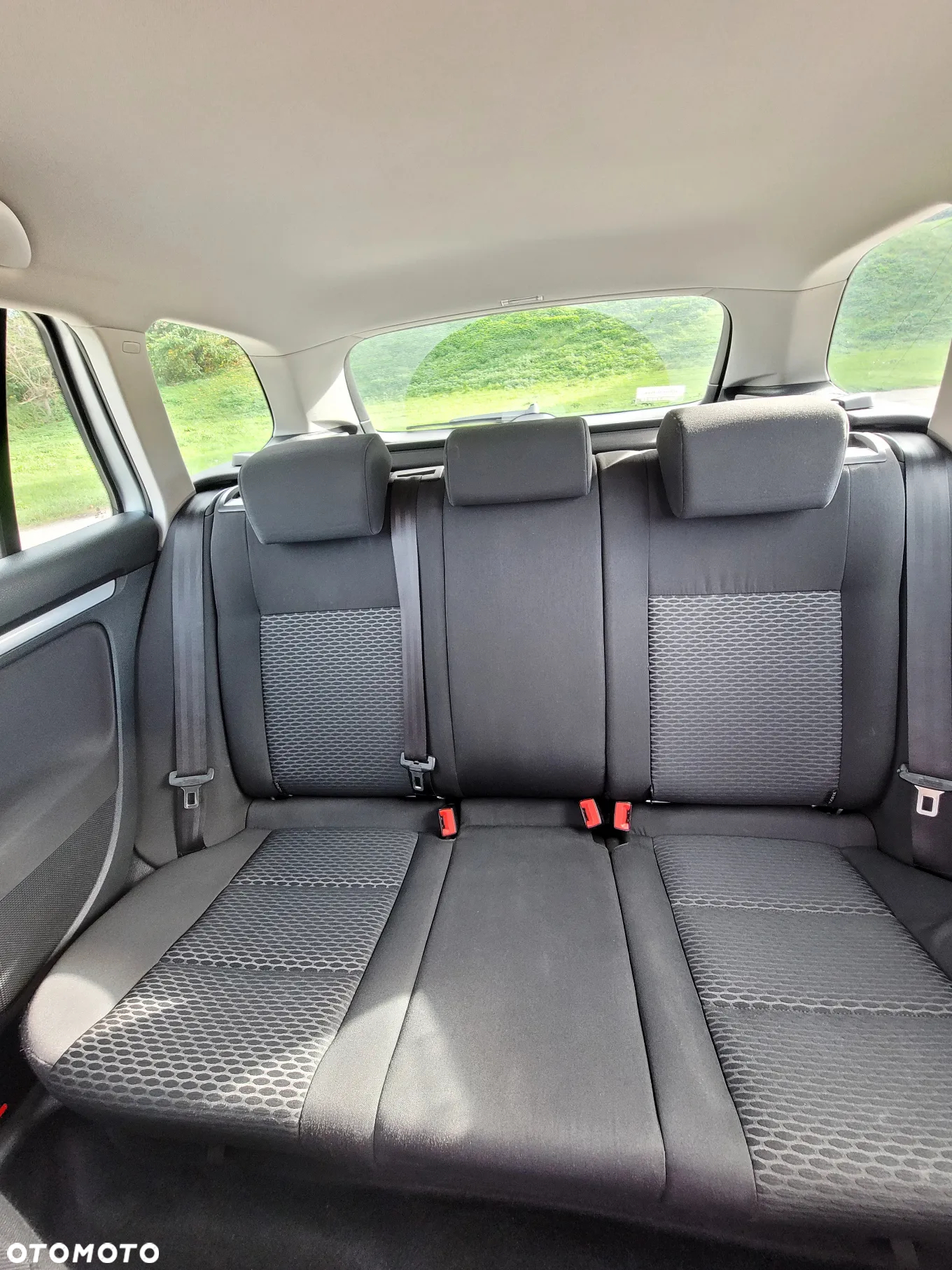 Volkswagen Golf VI 1.6 TDI Trendline - 23