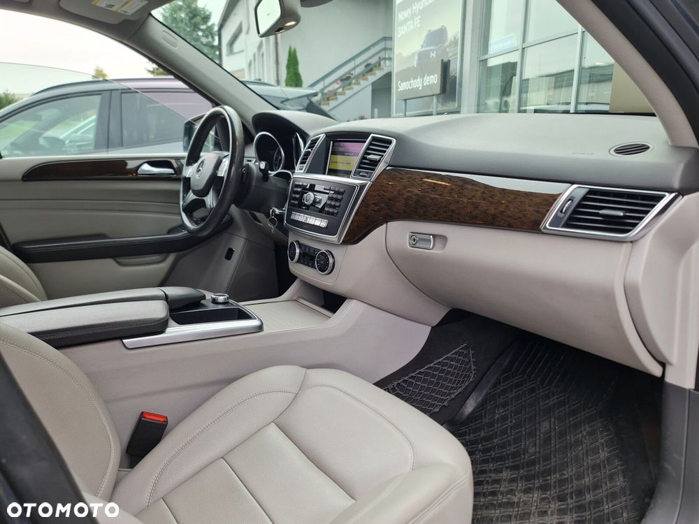 Mercedes-Benz ML 350 BlueTec 4-Matic - 30