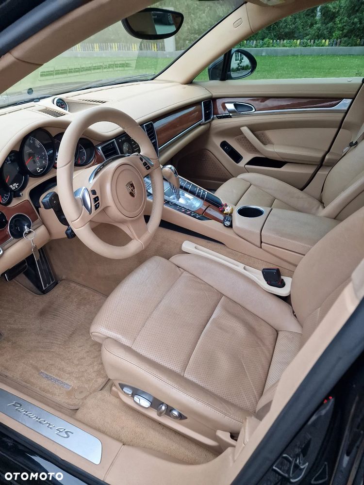 Porsche Panamera 4S PDK - 14
