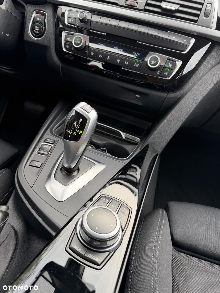 BMW Seria 3 320i xDrive Sport Line - 20