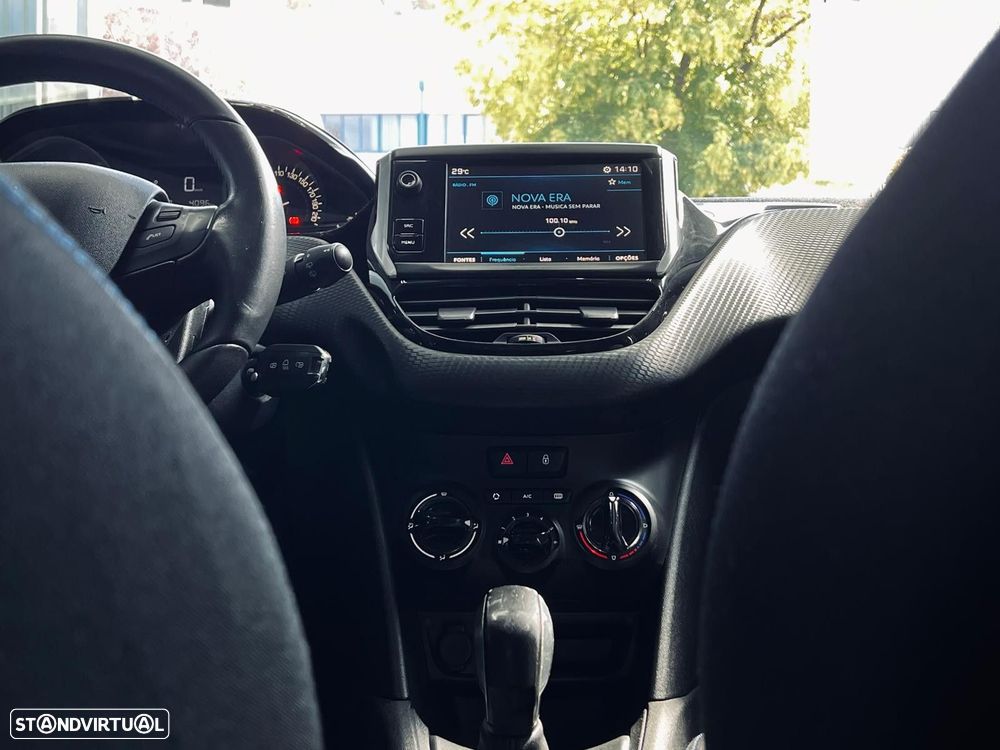 Peugeot 208 1.2 PureTech Style - 27