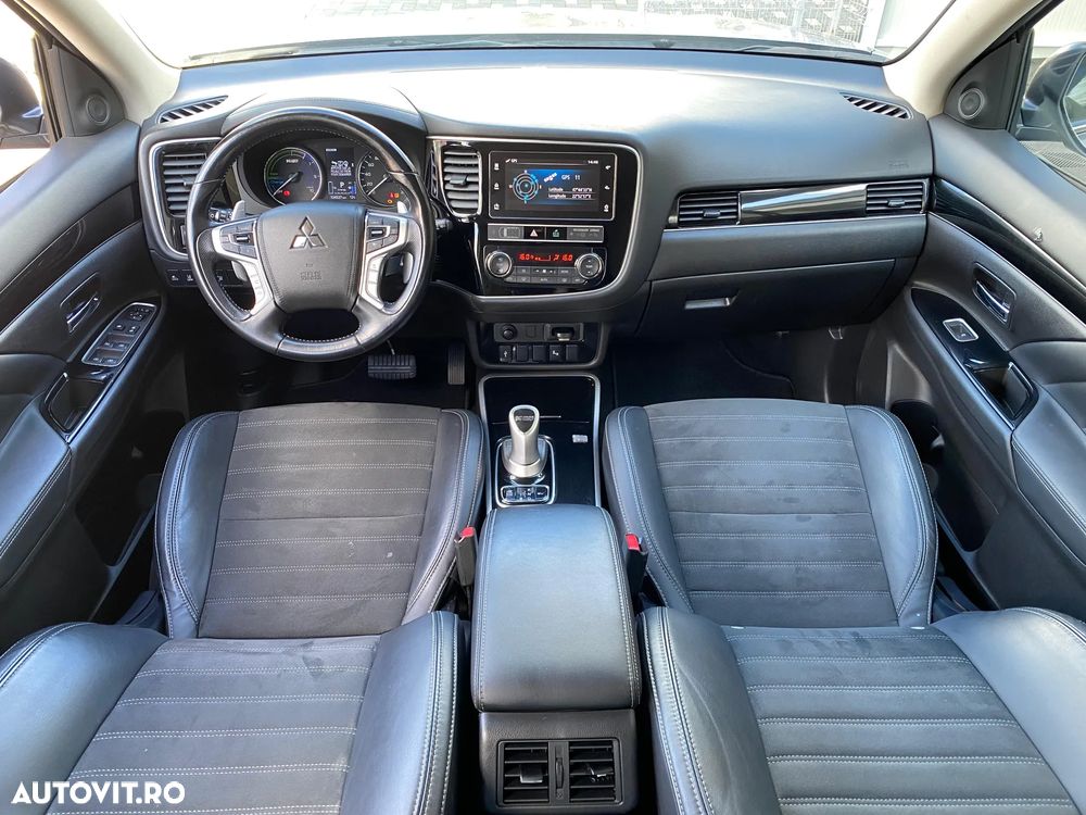 Mitsubishi Outlander - 5