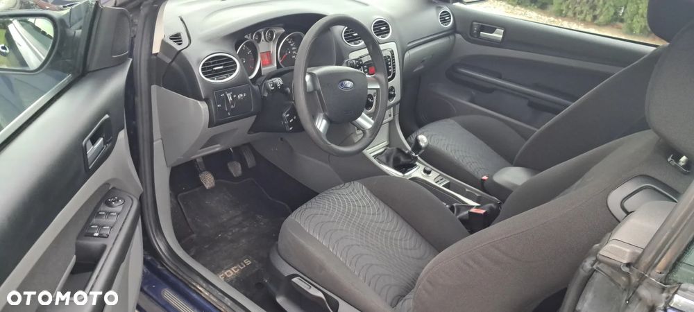 Ford Focus 1.6 16V Ambiente - 3