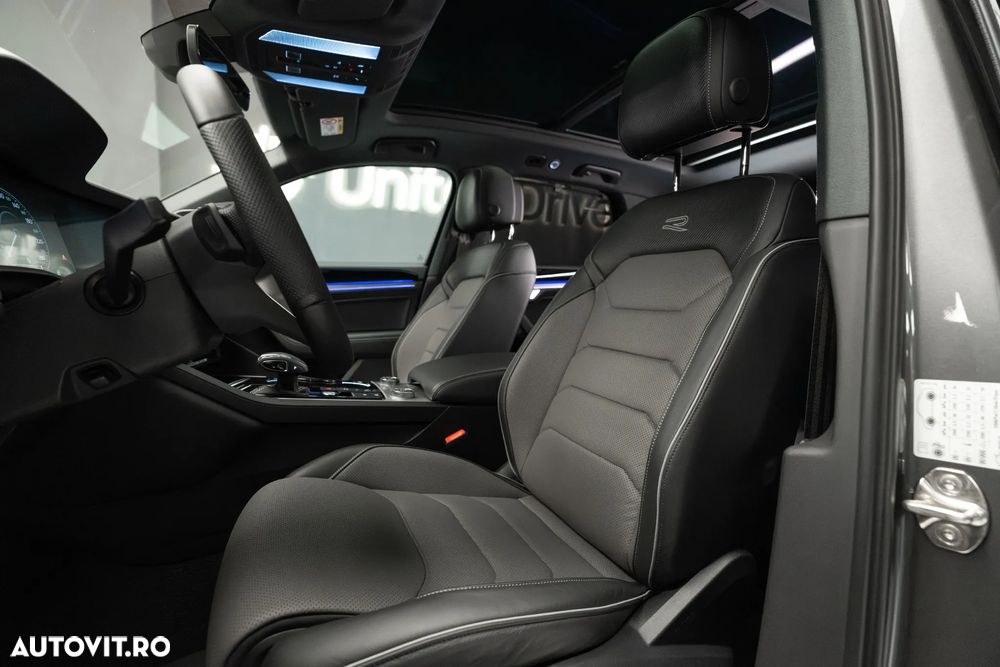 Volkswagen Touareg V6 TDI 4MOTION R-Line - 22