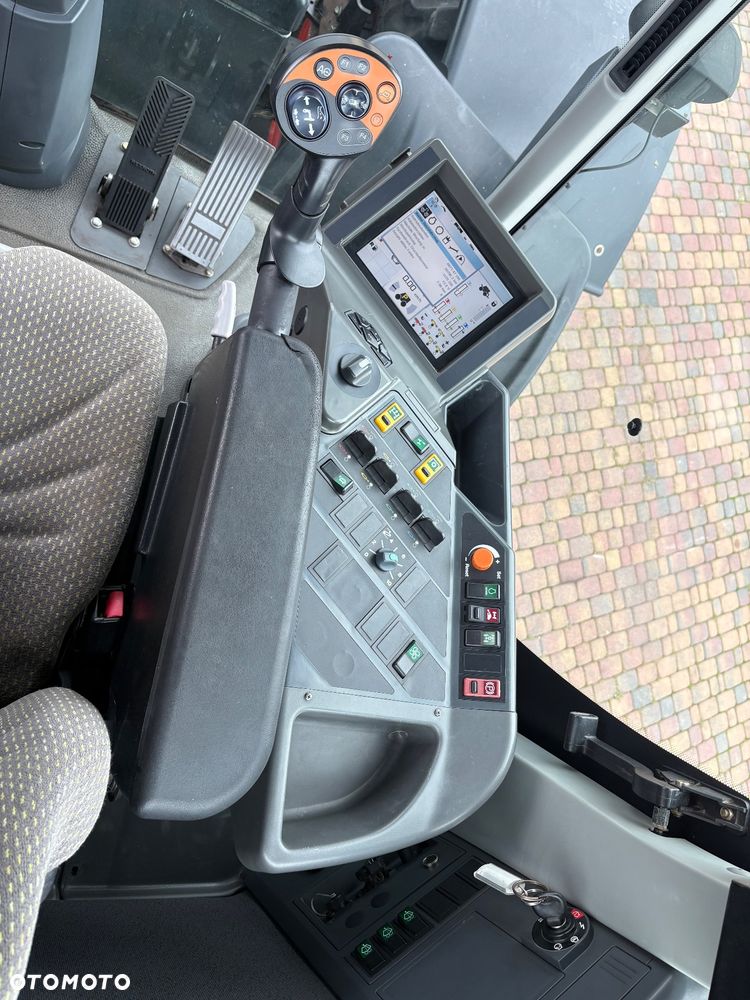 Claas XERION 3800 TRAC - 10