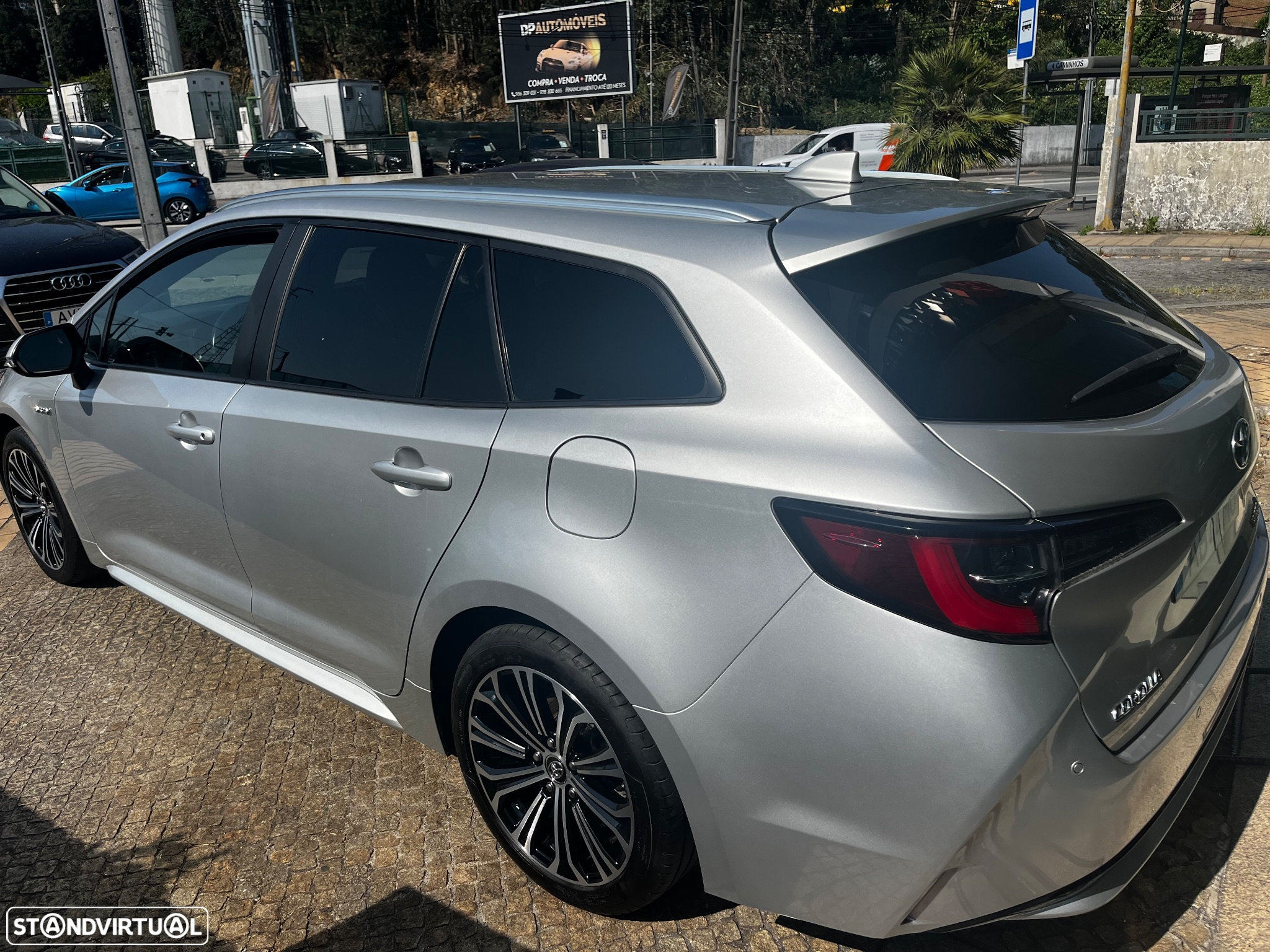 Toyota Corolla Touring Sports 1.8 Hybrid Comfort+P.Sport - 8