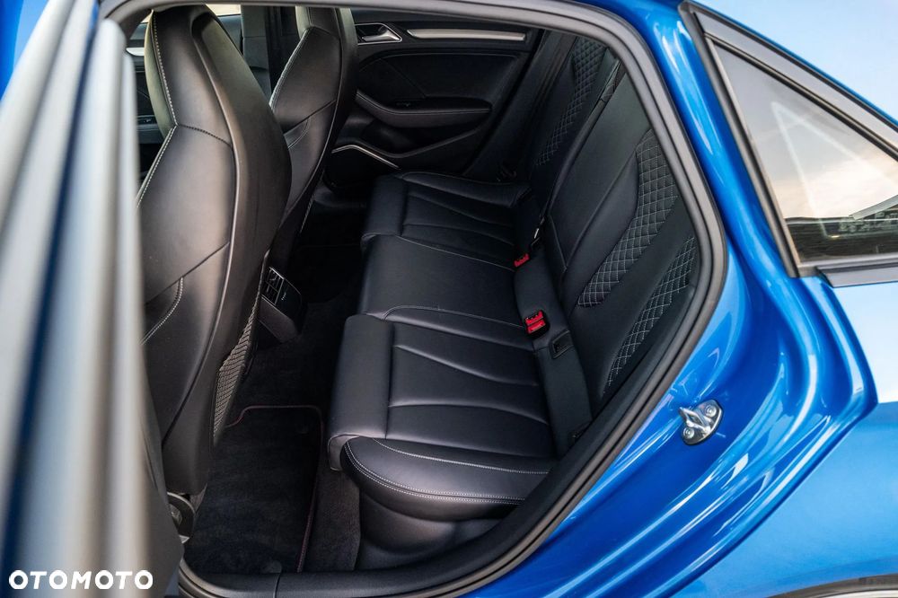 Audi S3 S tronic - 17