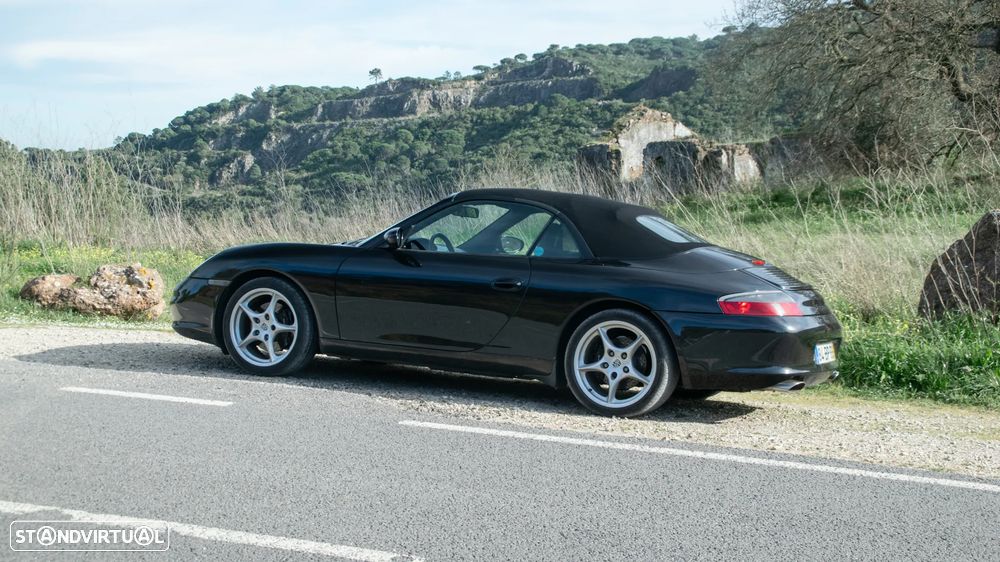 Porsche 911 (996) Carrera Cabrio - 2
