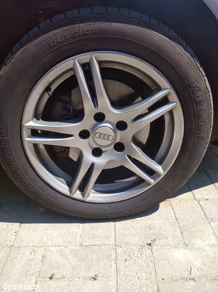 Audi A4 Limousine - 7