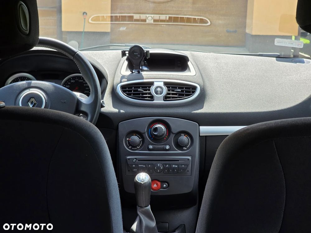 Renault Clio 1.2 16V Dynamique - 10