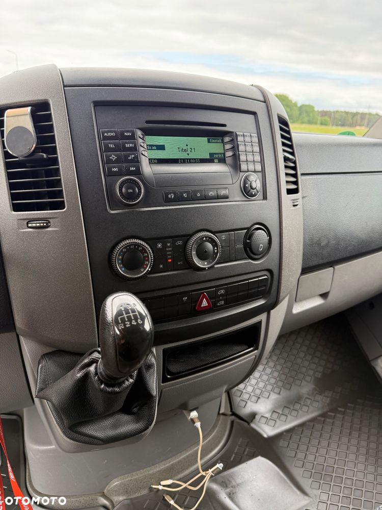Mercedes-Benz Sprinter - 9