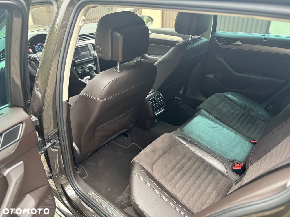 Volkswagen Passat 2.0 TDI (BlueMotion Technology) Highline - 26