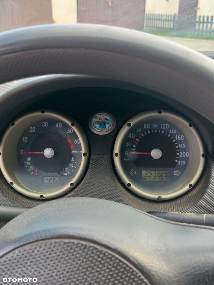 Volkswagen Polo 1.4 Basis - 4