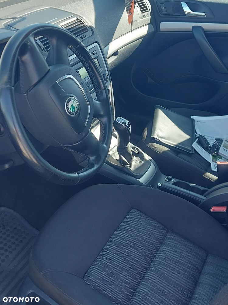 Skoda Octavia 1.6 Elegance - 13